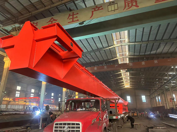 龍門(mén)吊廠內(nèi)發(fā)貨照片